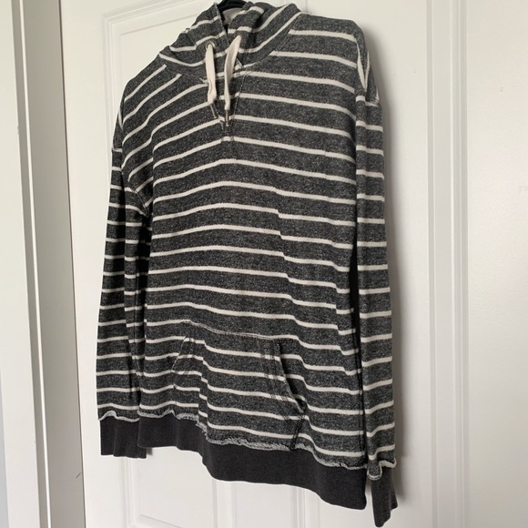 • JO & CO• Grey & White Striped Raw Hem Hoodie Size L - Picture 3 of 11